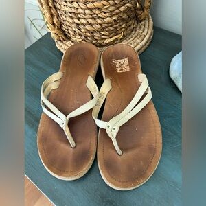 OLUKAI Kapehe Luana Tapa Sahara Leather Flip Flop size 9